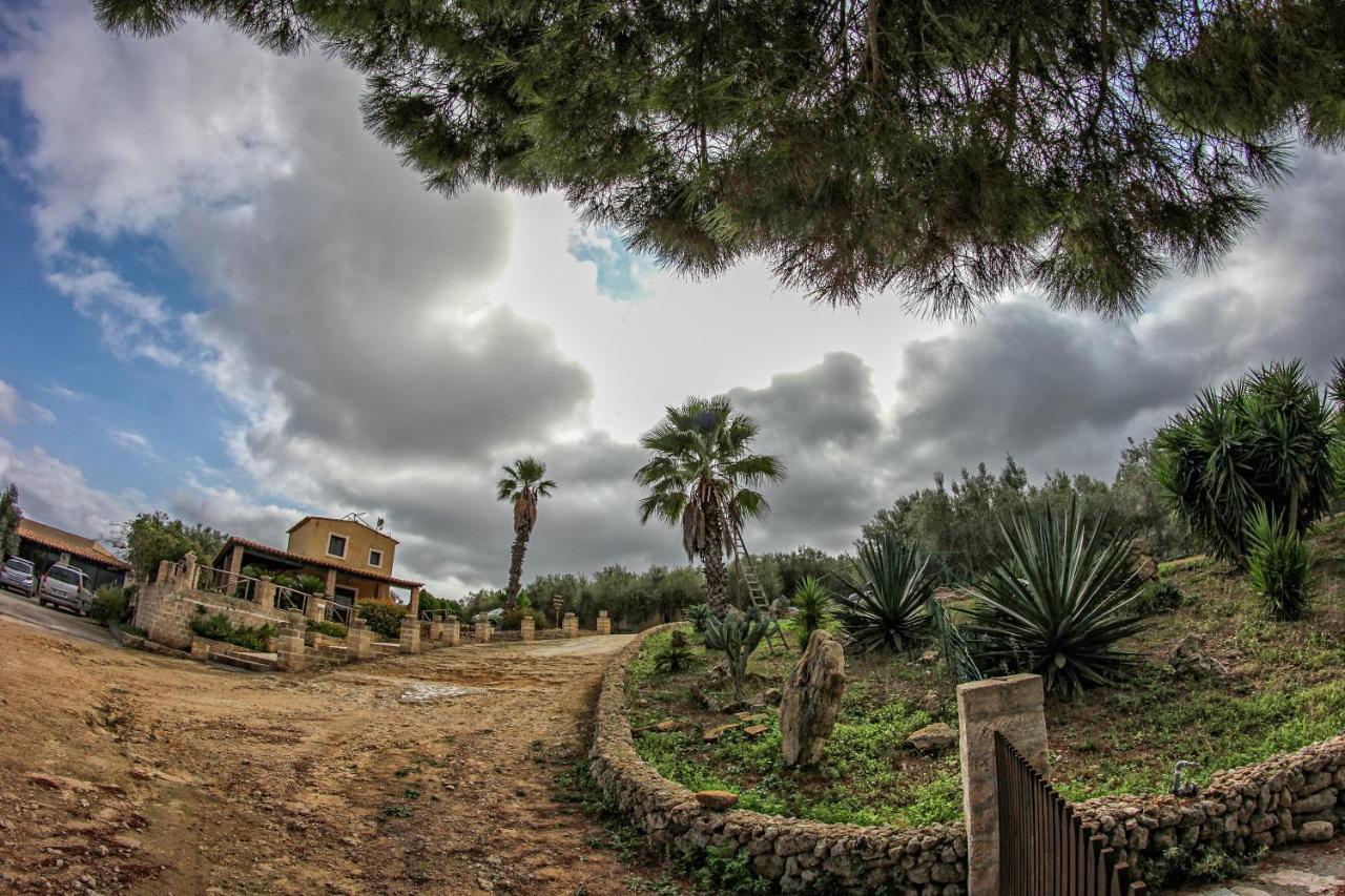 Le Cinque Pietre Villa Carlentini Buitenkant foto