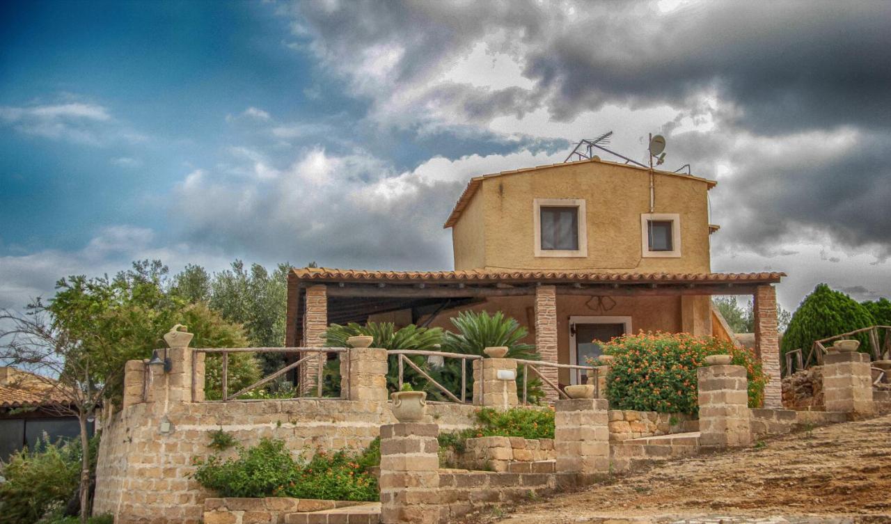 Le Cinque Pietre Villa Carlentini Buitenkant foto