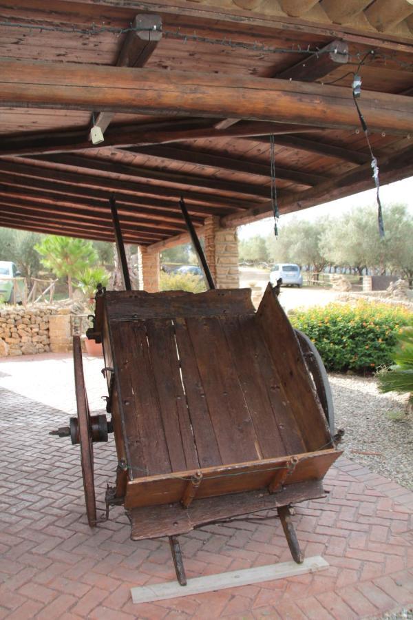 Le Cinque Pietre Villa Carlentini Buitenkant foto